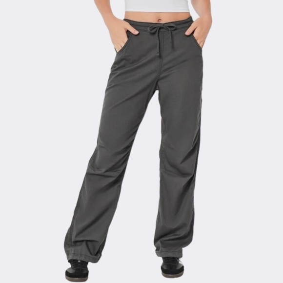 Hollister Pants - HOLLISTER Adjustable Rise Parachute Baggy Pants Gray Drawstring Women’s Large